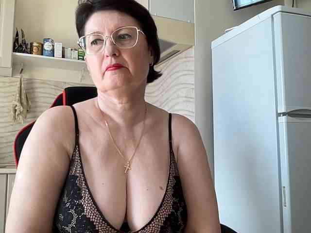 HotMilfPussy webcam
