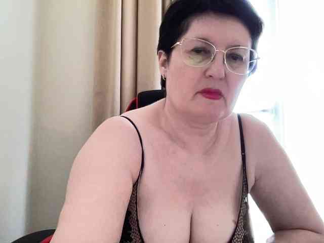 HotMilfPussy webcam