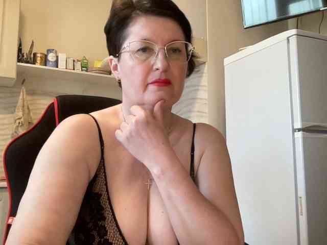 HotMilfPussy webcam