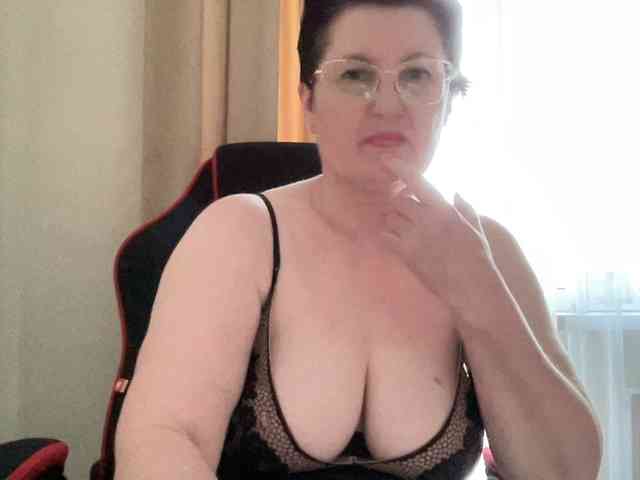 HotMilfPussy webcam