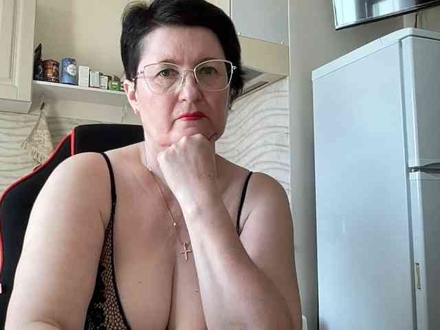 HotMilfPussy webcam