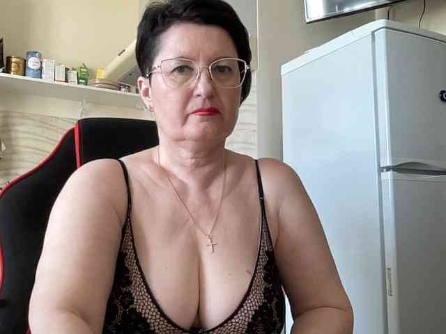 HotMilfPussy webcam