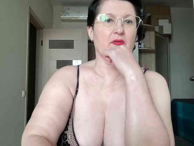 HotMilfPussy webcam