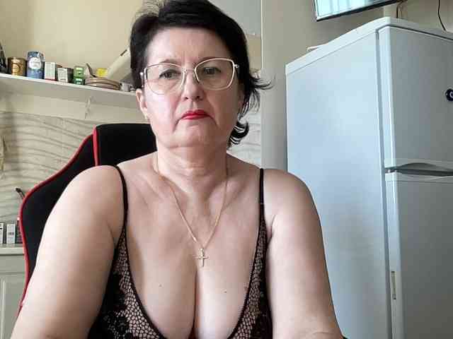 HotMilfPussy webcam