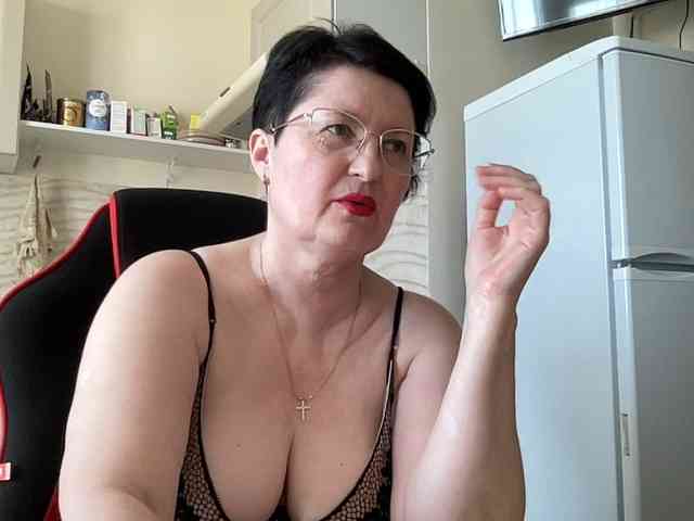 HotMilfPussy webcam