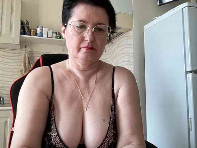 HotMilfPussy webcam