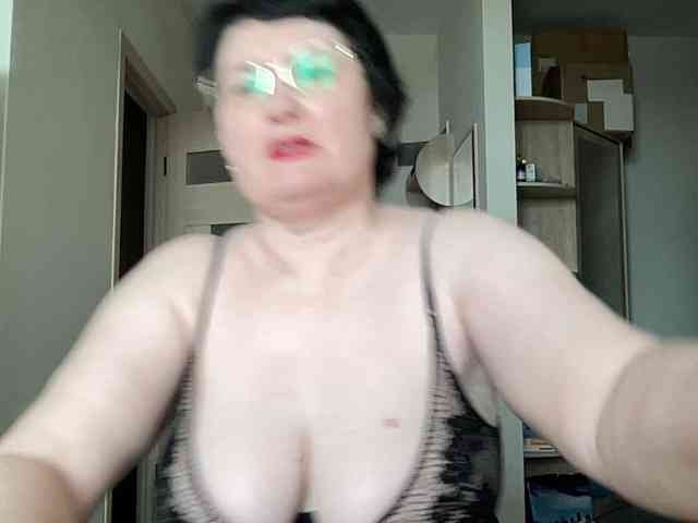 HotMilfPussy webcam