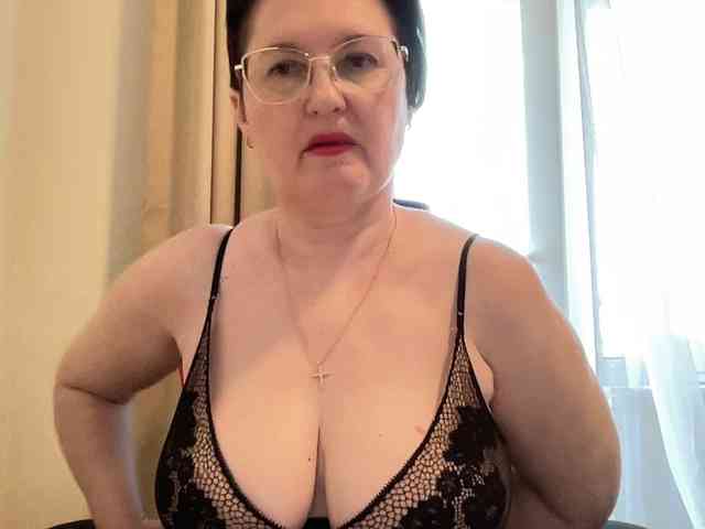 HotMilfPussy webcam