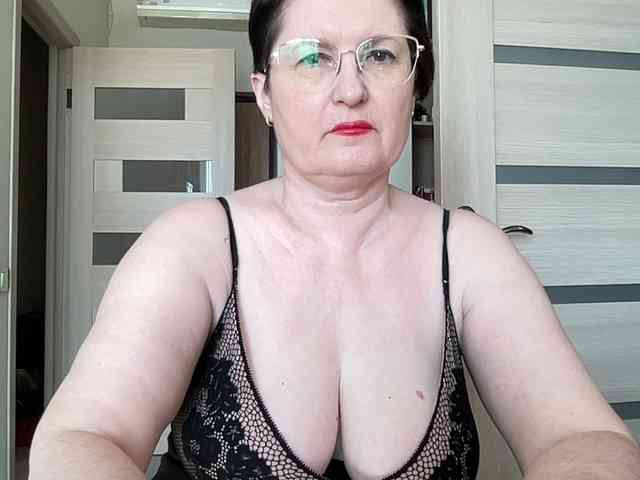 HotMilfPussy webcam