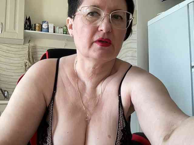 HotMilfPussy webcam