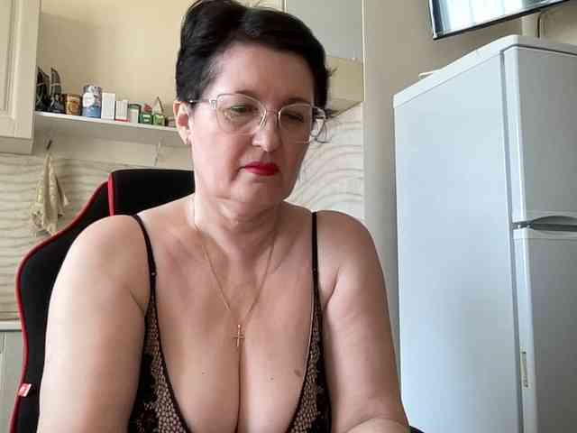 HotMilfPussy webcam