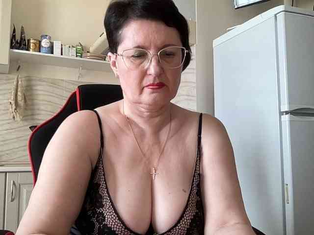 HotMilfPussy webcam