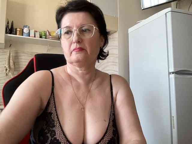 HotMilfPussy webcam