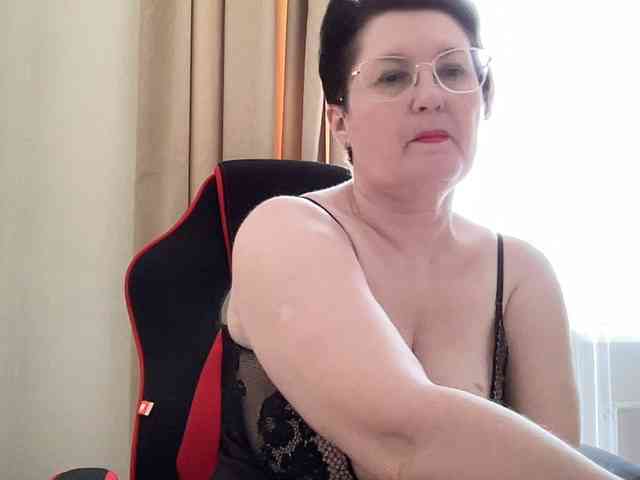 HotMilfPussy webcam