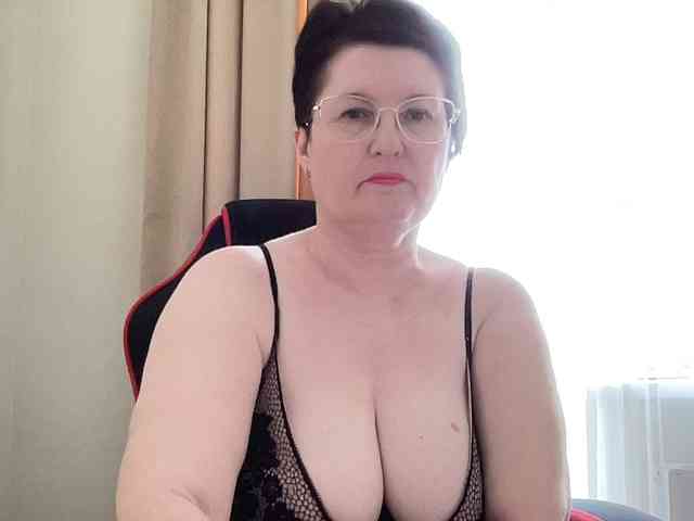 HotMilfPussy webcam