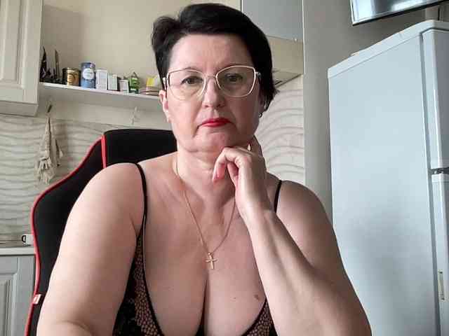 HotMilfPussy webcam