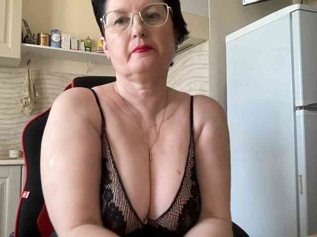 HotMilfPussy webcam