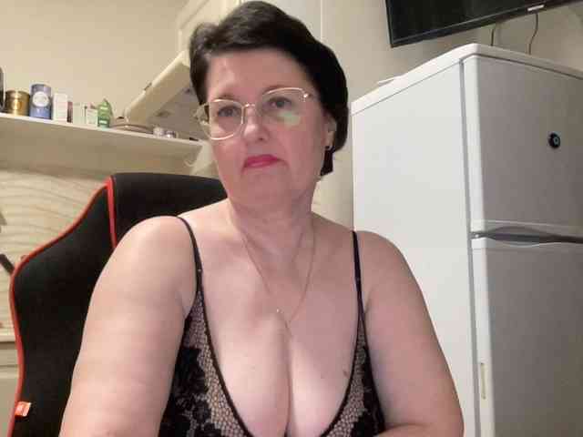 HotMilfPussy webcam