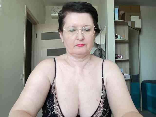 HotMilfPussy webcam