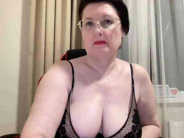HotMilfPussy webcam