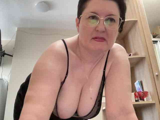 HotMilfPussy webcam