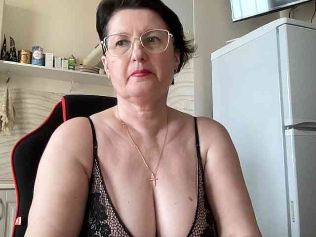 HotMilfPussy webcam