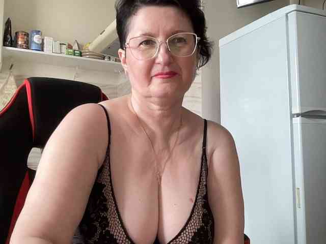 HotMilfPussy webcam