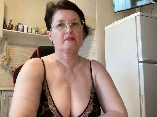 HotMilfPussy webcam