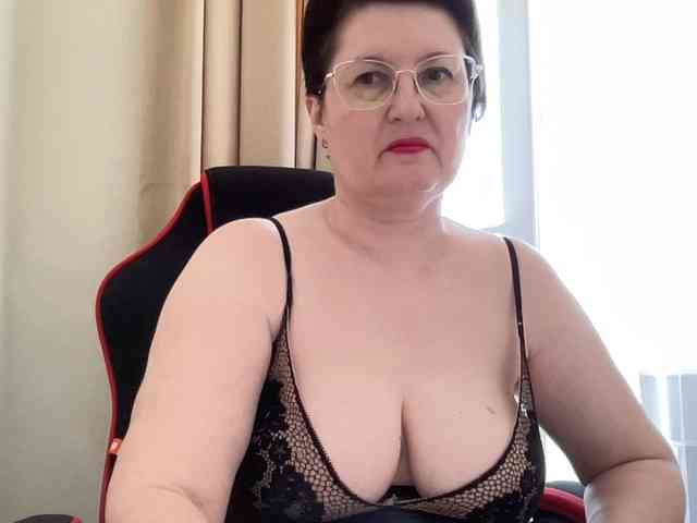 HotMilfPussy webcam