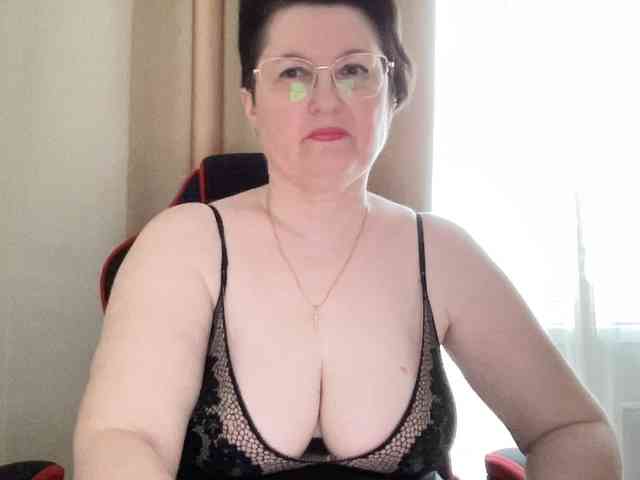 HotMilfPussy webcam