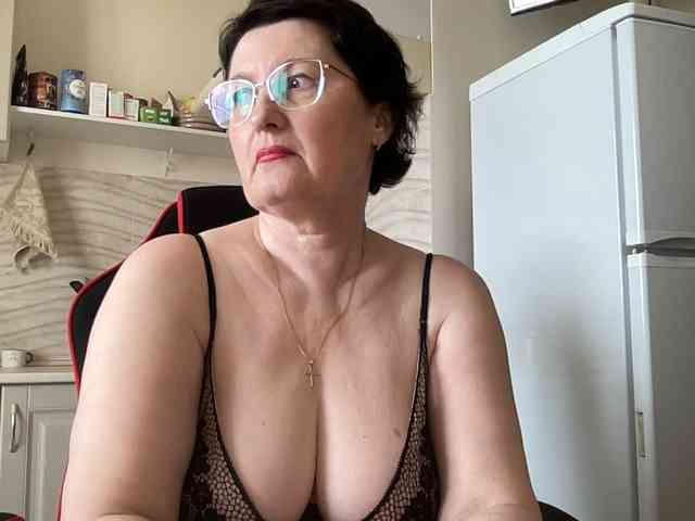 HotMilfPussy webcam