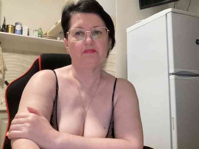 HotMilfPussy webcam