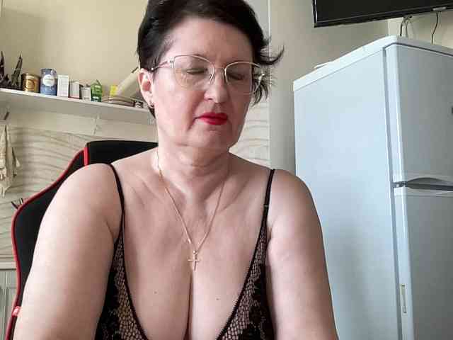 HotMilfPussy webcam
