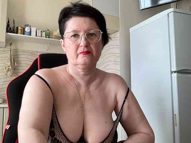 HotMilfPussy webcam