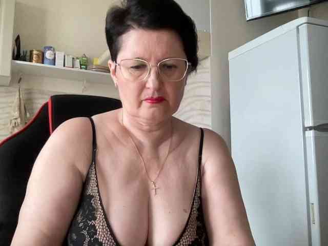 HotMilfPussy webcam