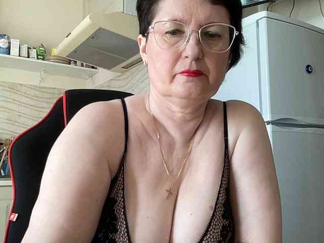 HotMilfPussy webcam