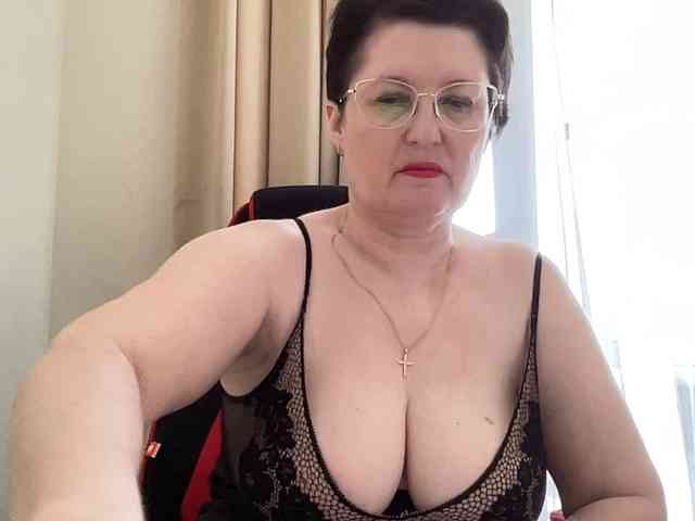 HotMilfPussy webcam