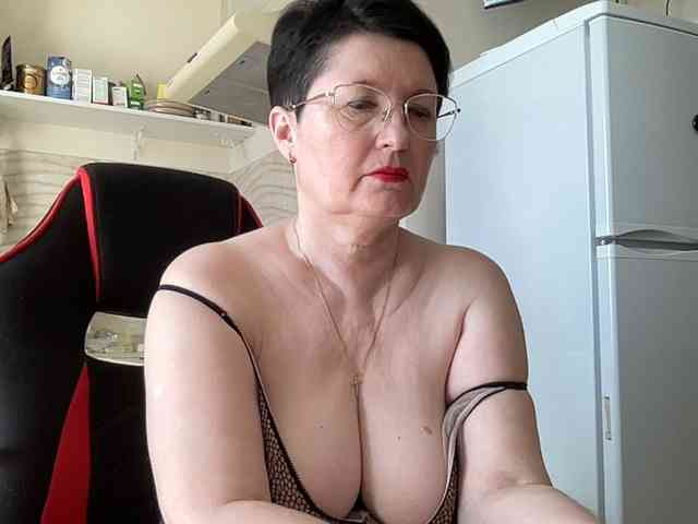 HotMilfPussy webcam