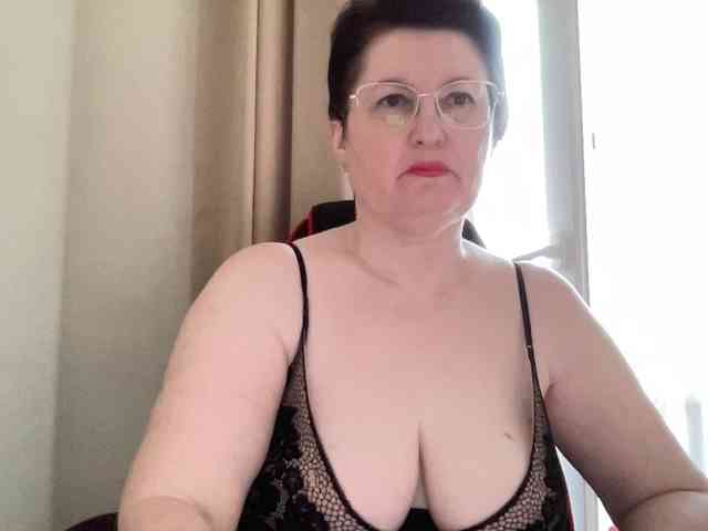 HotMilfPussy webcam