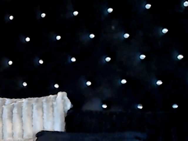InannaIshtar1 live cam on BongaCams