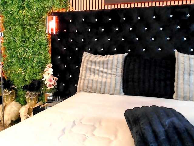 InannaIshtar1 live webcam show