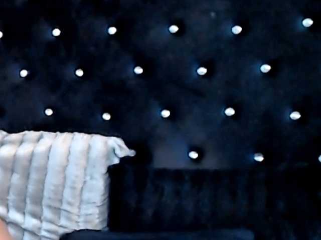 InannaIshtar1 live cam on BongaCams