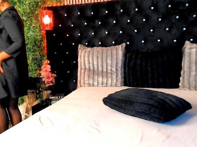 InannaIshtar1 live cam on BongaCams
