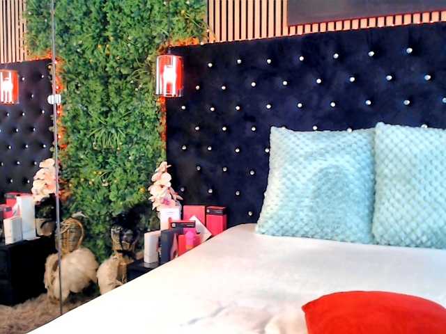 InannaIshtar1 live cam on BongaCams