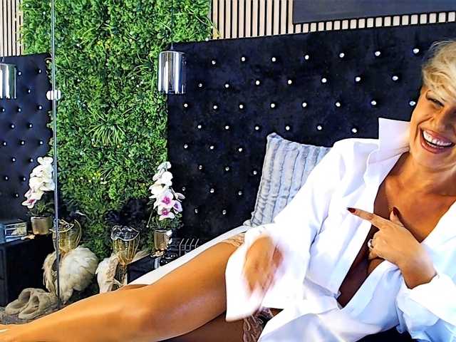InannaIshtar1 live webcam show