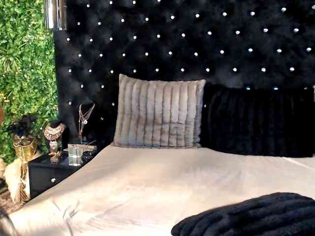 InannaIshtar1 webcam