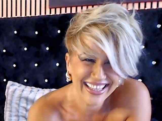 InannaIshtar1 webcam