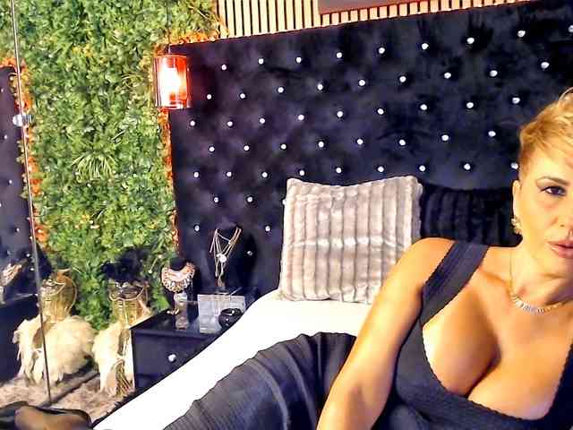 InannaIshtar1 webcam