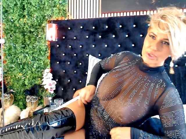 InannaIshtar1 webcam