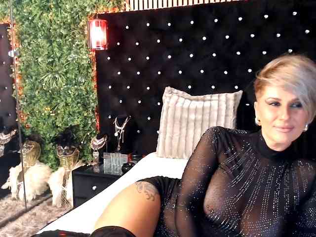 InannaIshtar1 webcam